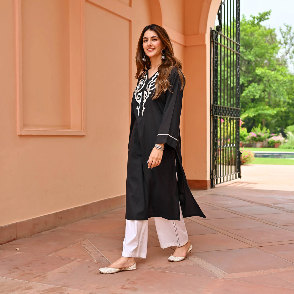 Boshon Chic Embroidery Kurta Set