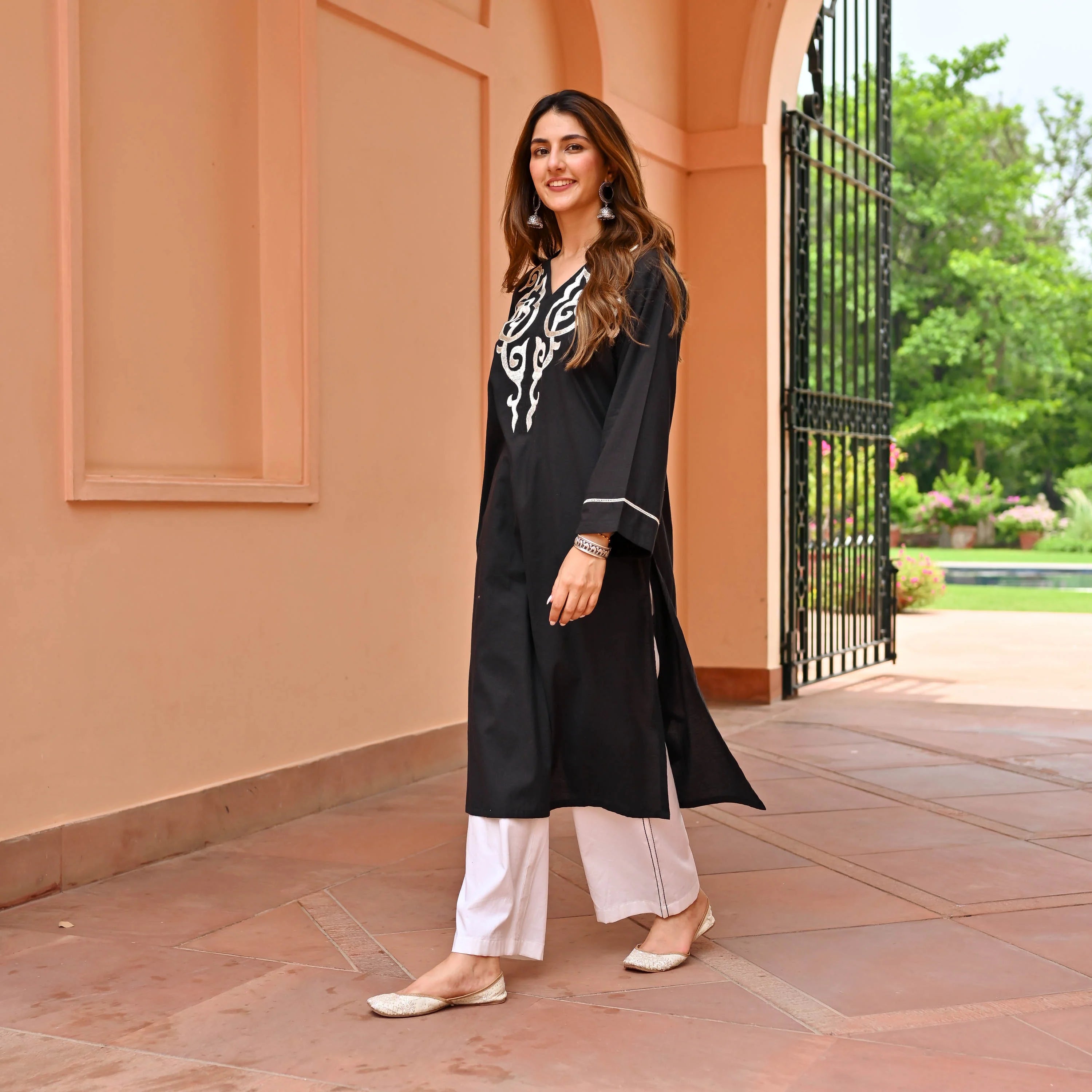 Boshon Chic Embroidery Kurta Set