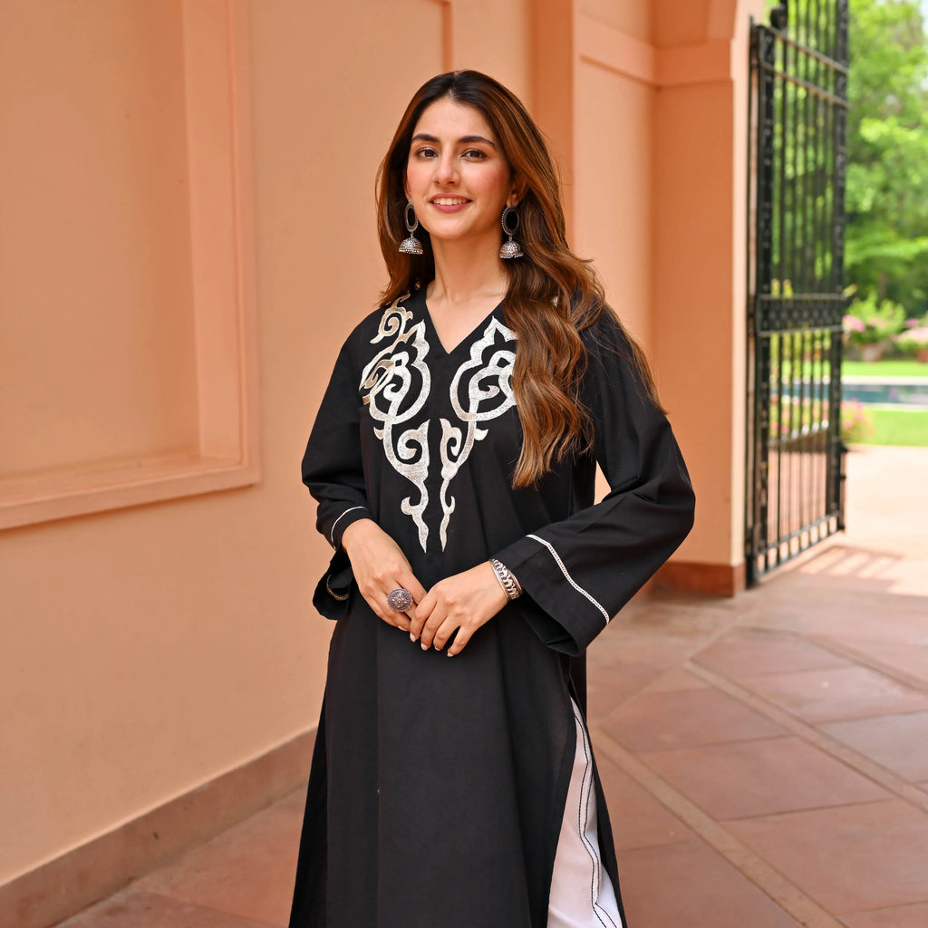 Boshon Chic Embroidery Kurta Set